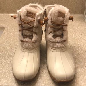 Cream Thinsulate & Faux Fur water resistant Duck Boots